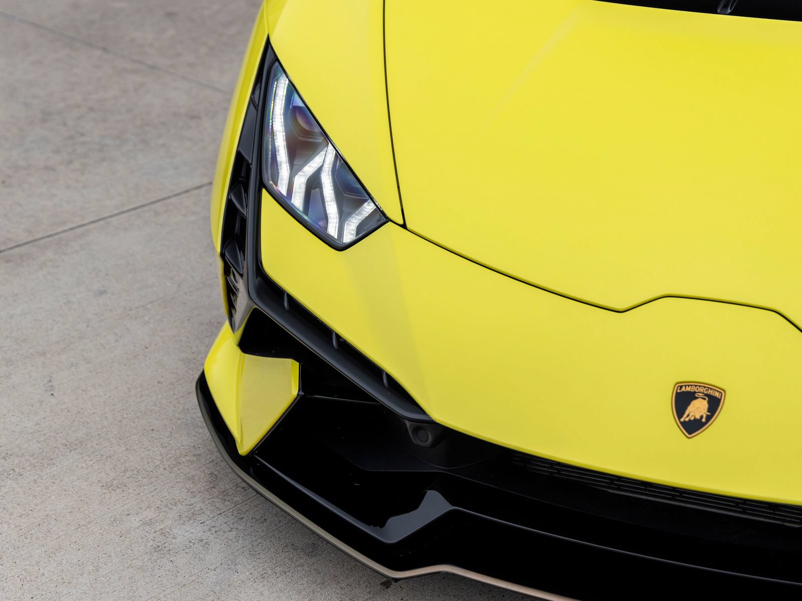 Used 2023 Lamborghini Huracan Tecnica RWD image 17
