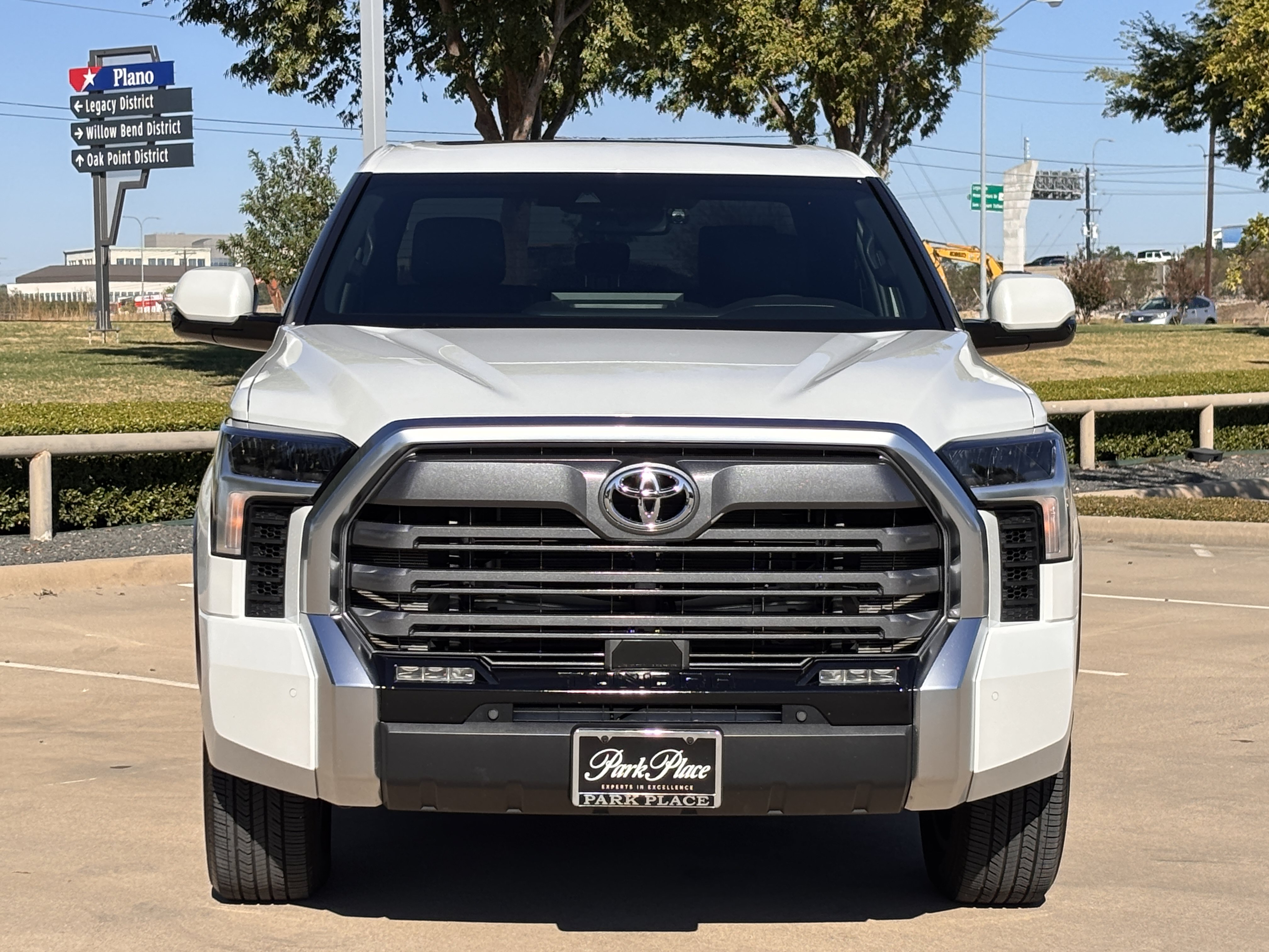 Used 2025 Toyota Tundra Limited w/ Power Package AWD/4WD image 8