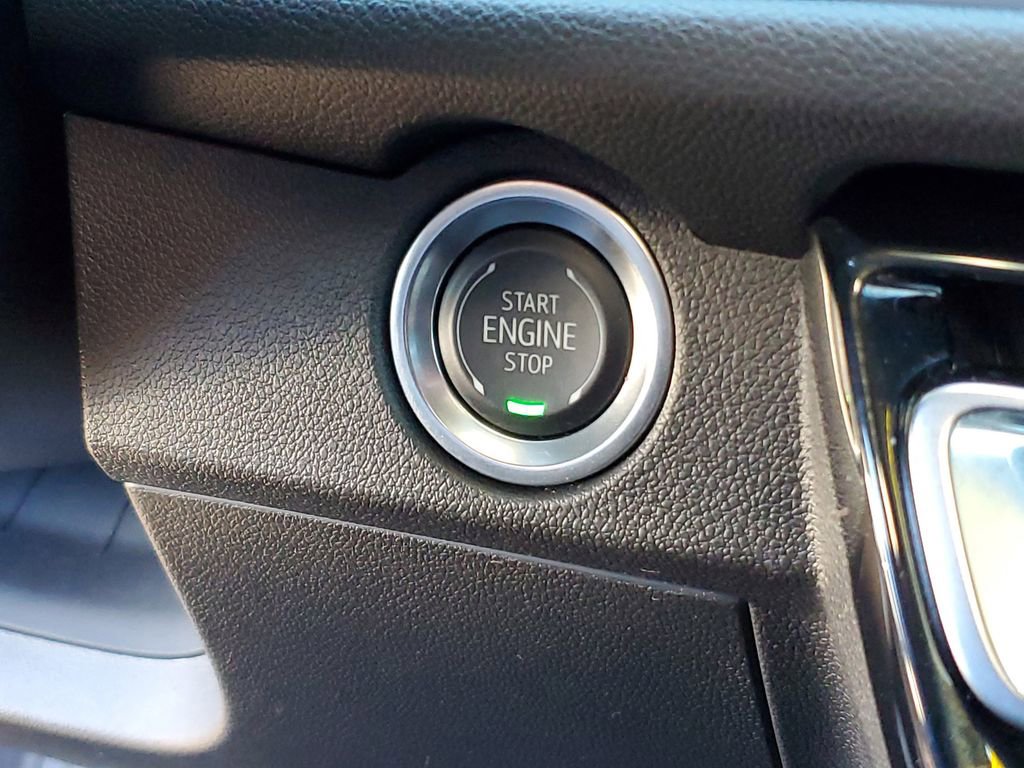 Used 2025 Chevrolet Traverse RS w/ LPO, Floor Liner Package image 16