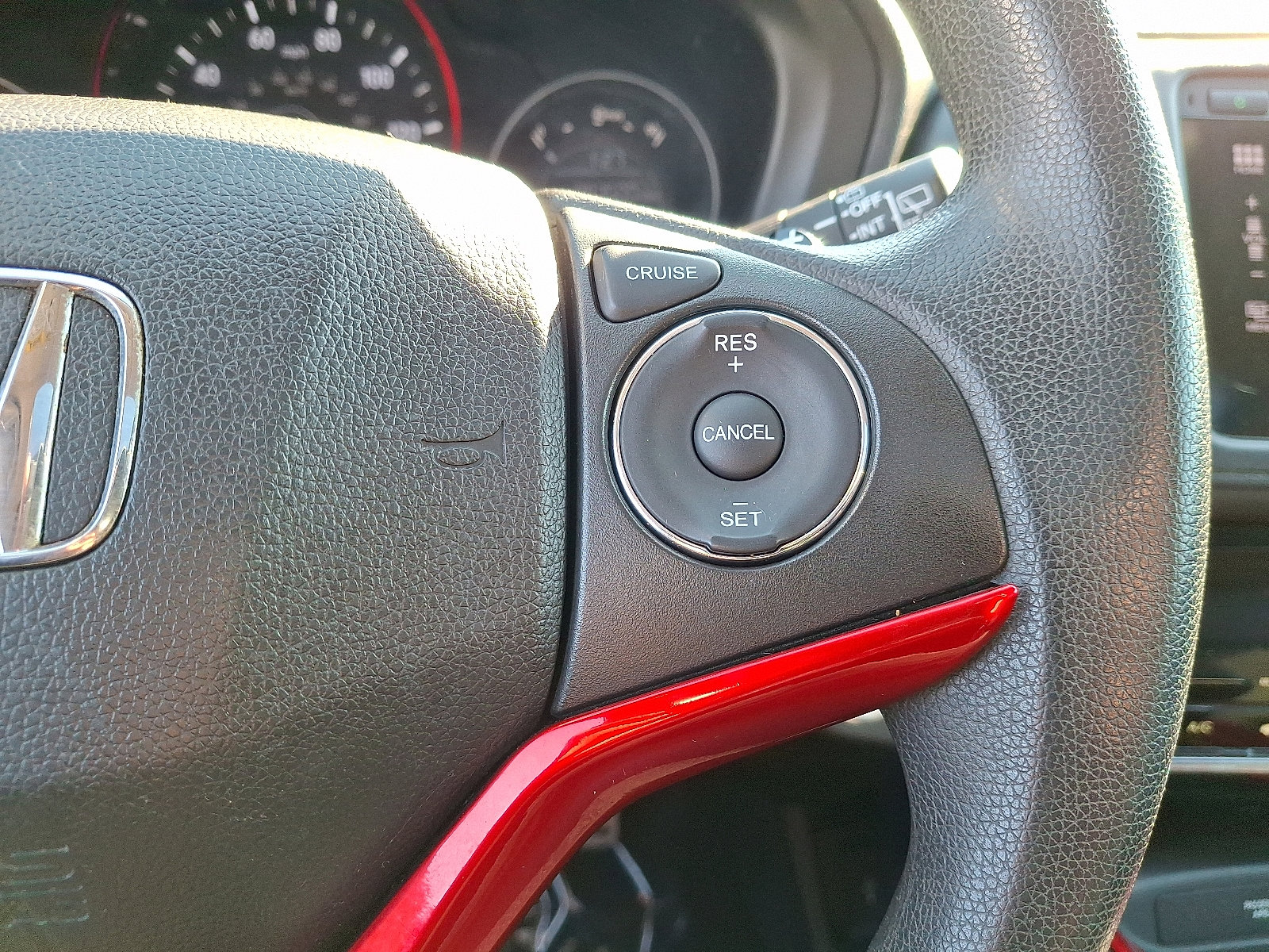 Used 2018 Honda HR-V EX image 23