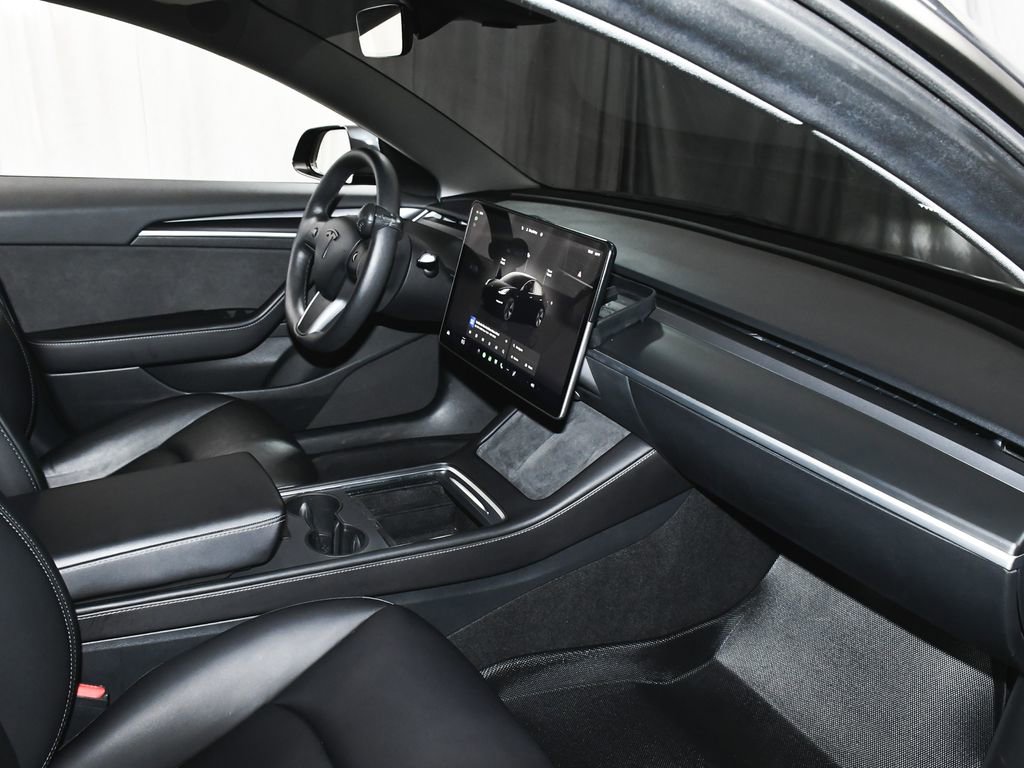 Used 2023 Tesla Model 3 Standard Range image 47