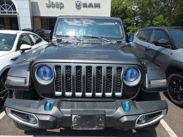 Used 2022 Jeep Wrangler Unlimited Sahara w/ Cold Weather Group AWD/4WD image 2