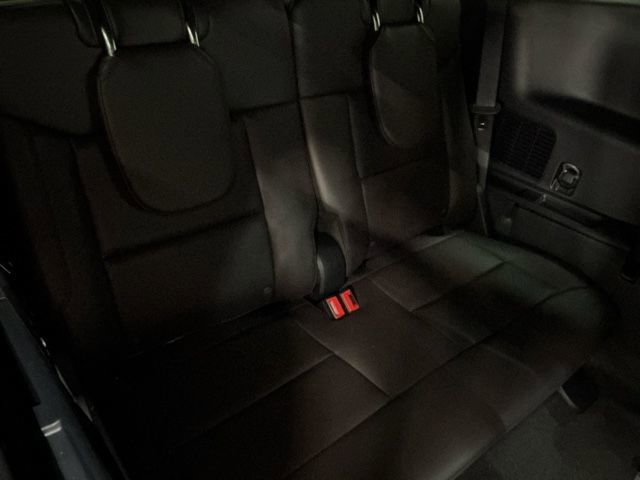 Used 2025 Ford Explorer Platinum RWD image 19