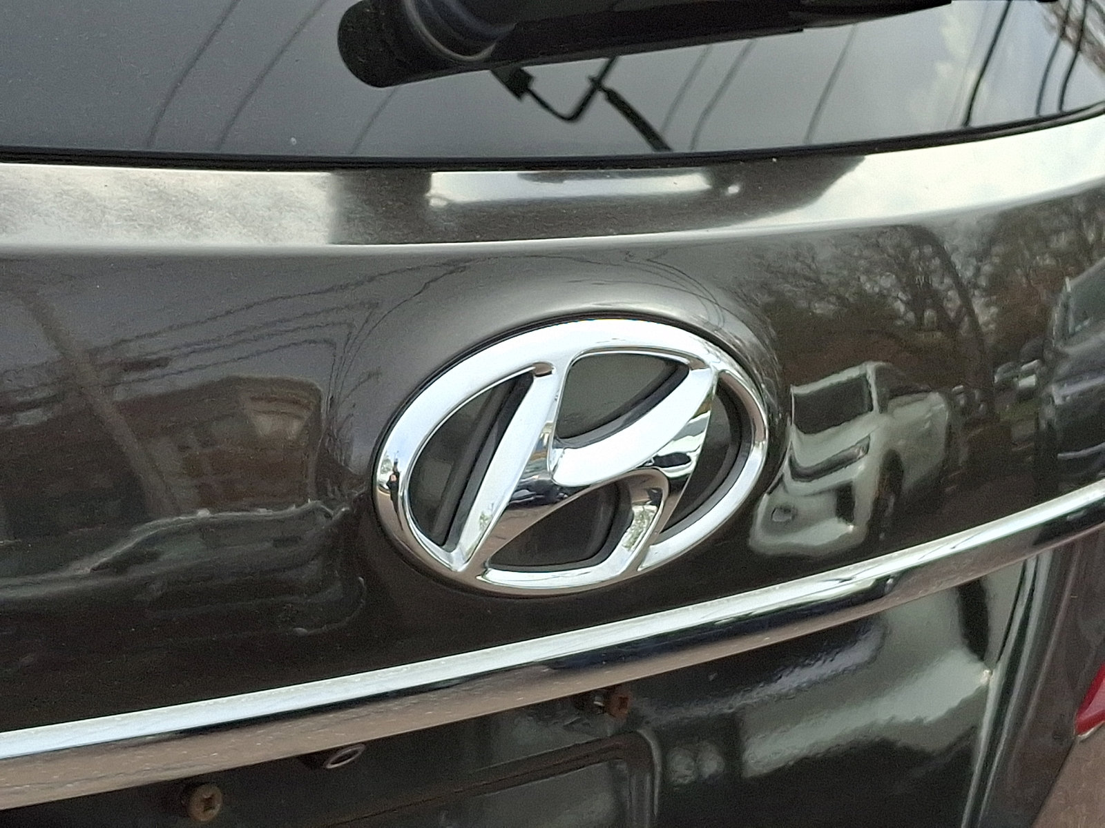 Used 2017 Hyundai Santa Fe SE FWD image 29