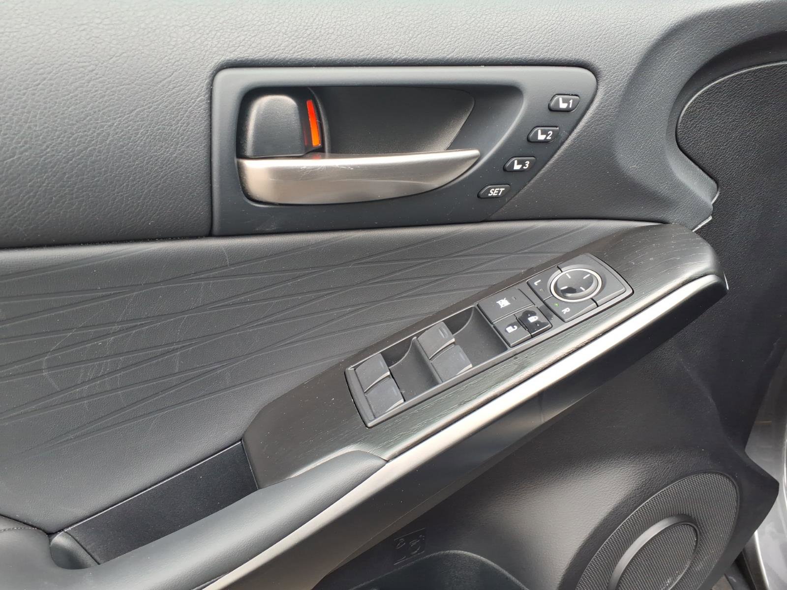 Certified 2023 Lexus IS 300 AWD w/ Premium Package image 7