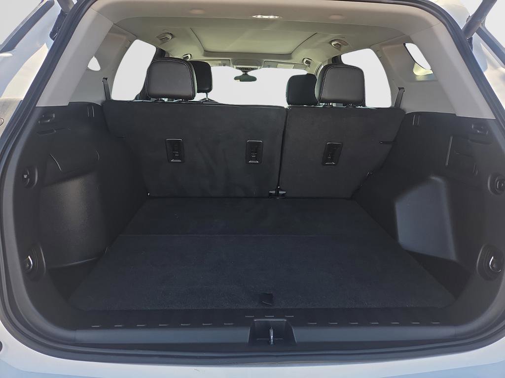 Used 2023 GMC Terrain SLT w/ Elevation Edition FWD image 7