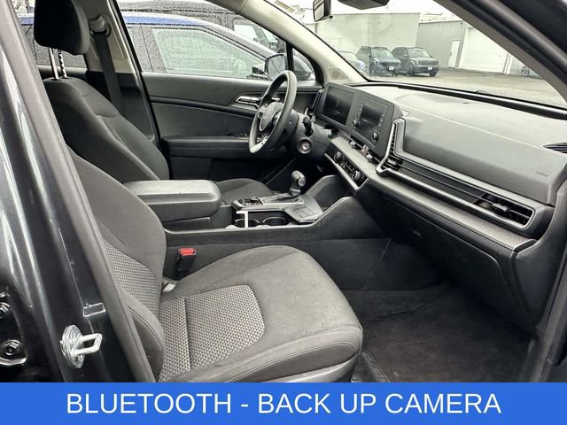 Used 2023 Kia Sportage LX image 2