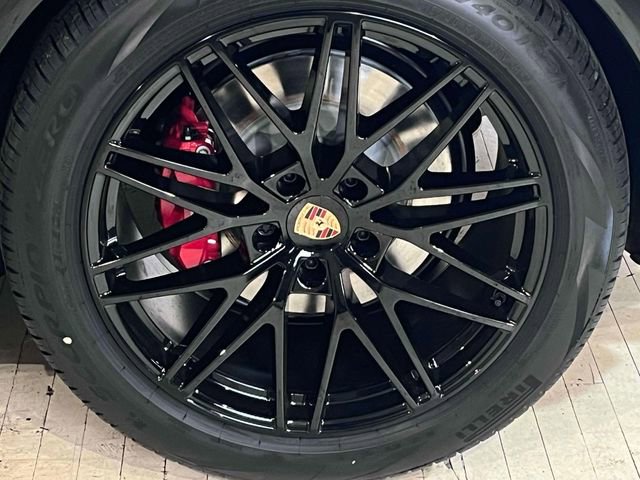 New 2026 Porsche Cayenne GTS image 13