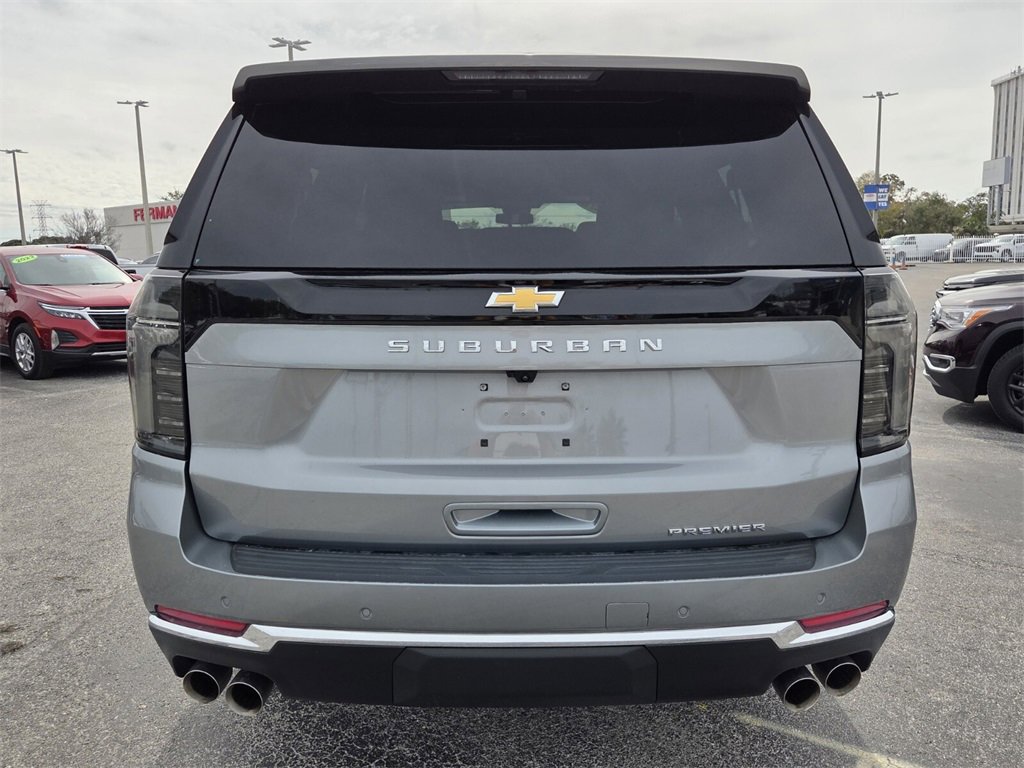 Used 2025 Chevrolet Suburban Premier image 6