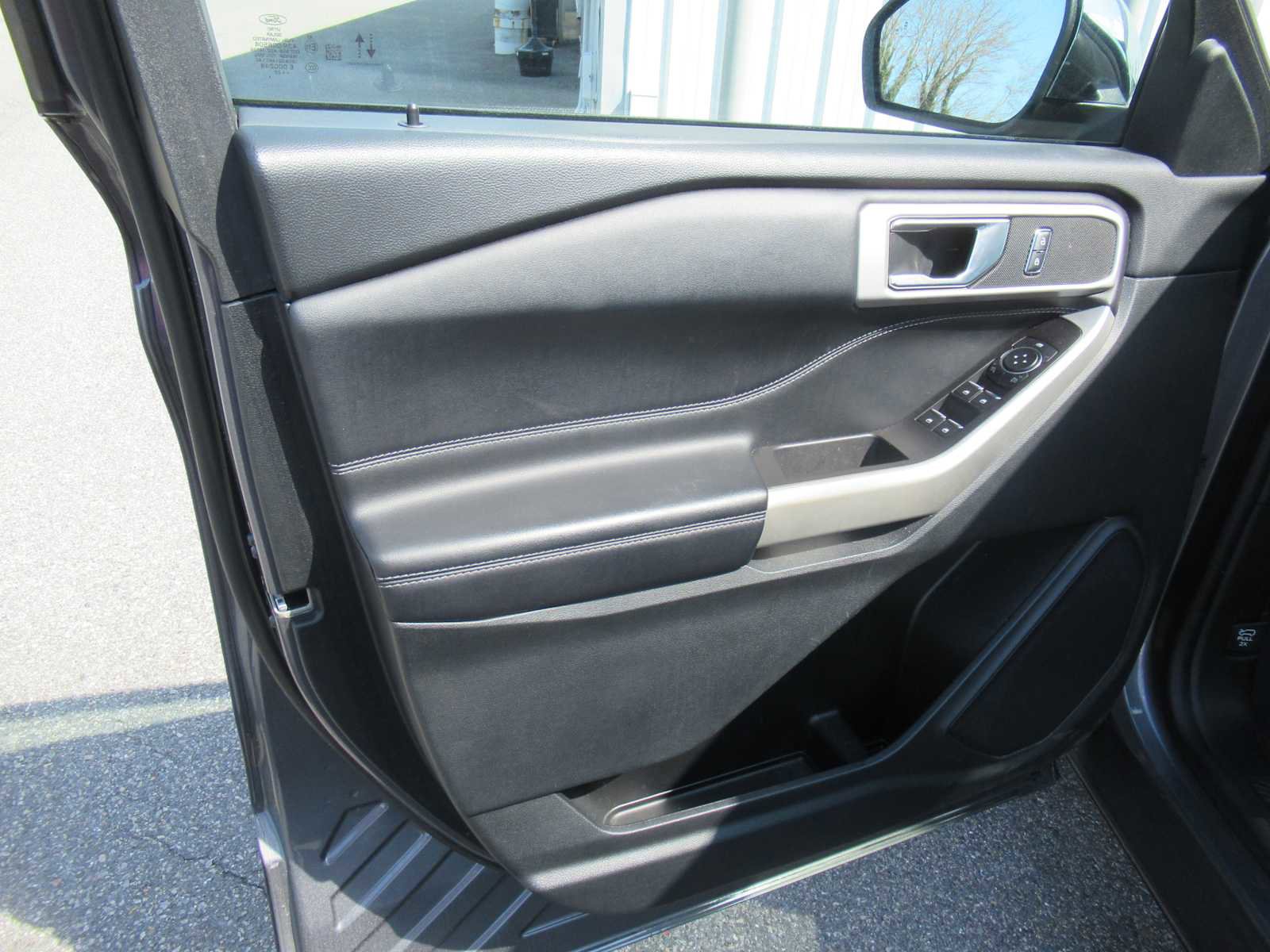 Used 2022 Ford Explorer XLT w/ Equipment Group 202A image 15