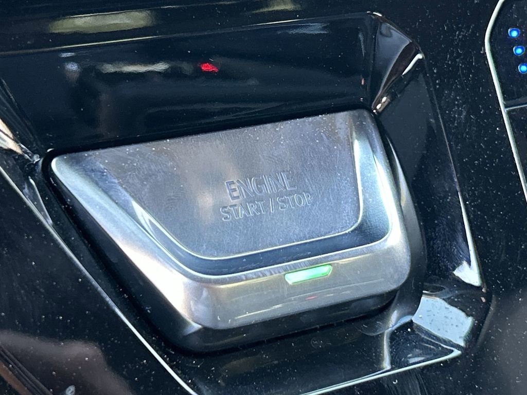 Used 2025 GMC Sierra 1500 AT4 w/ Technology Package AWD/4WD image 17