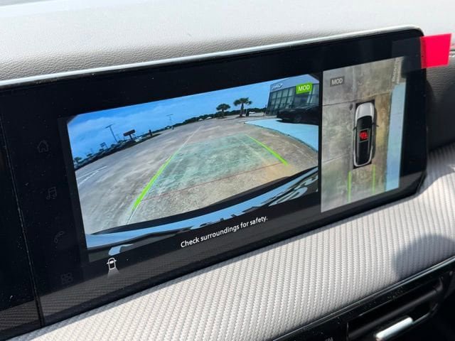New 2026 Nissan Kicks SR FWD image 21
