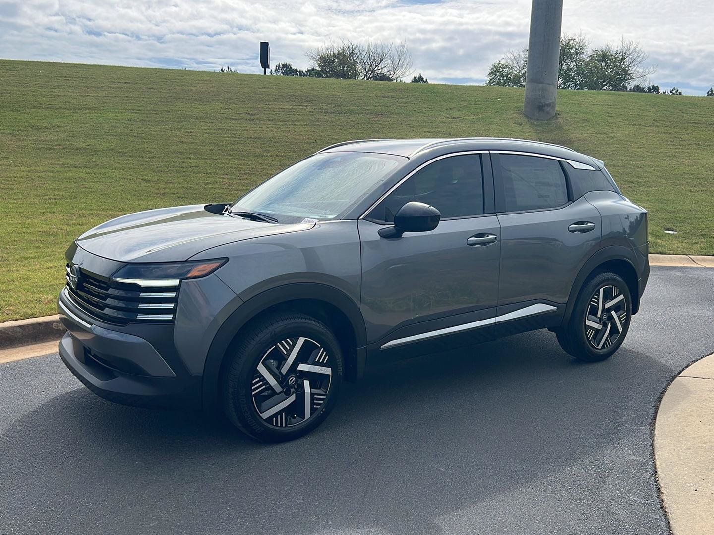 New 2026 Nissan Kicks SV