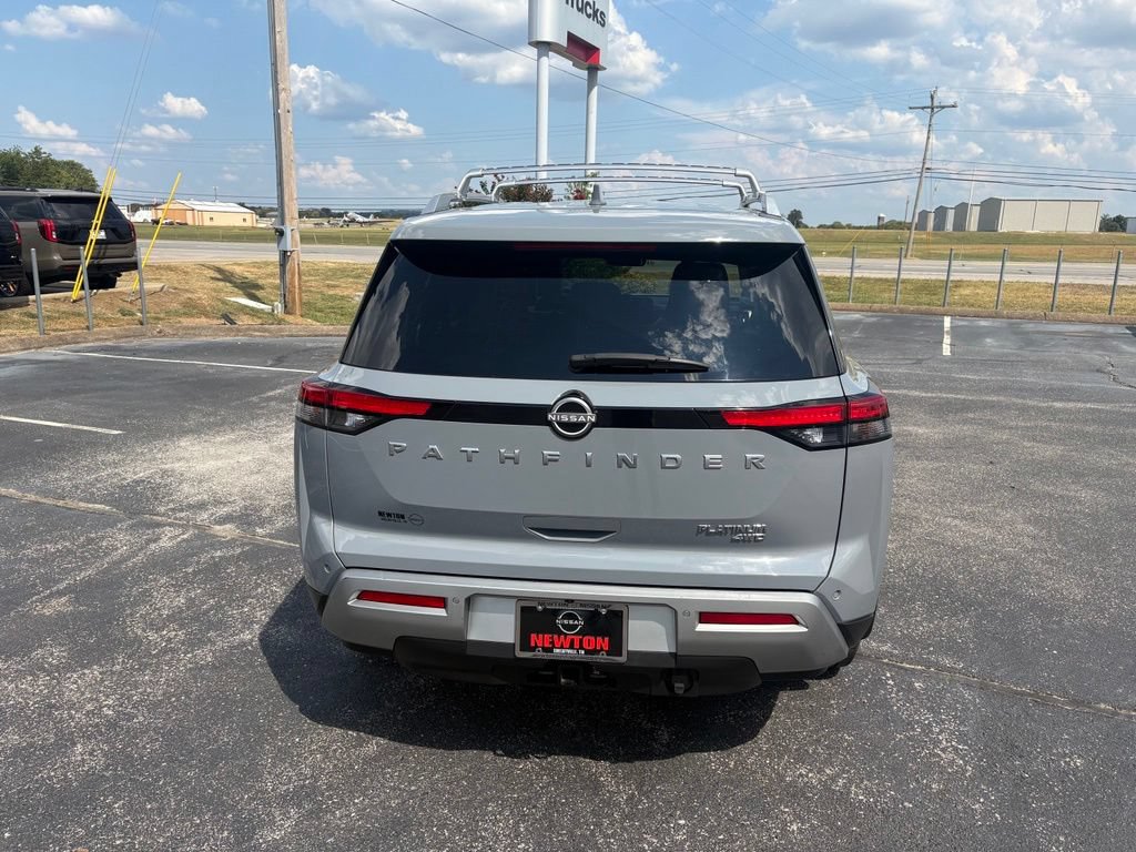 Used 2023 Nissan Pathfinder Platinum w/ Cargo Package AWD/4WD image 6