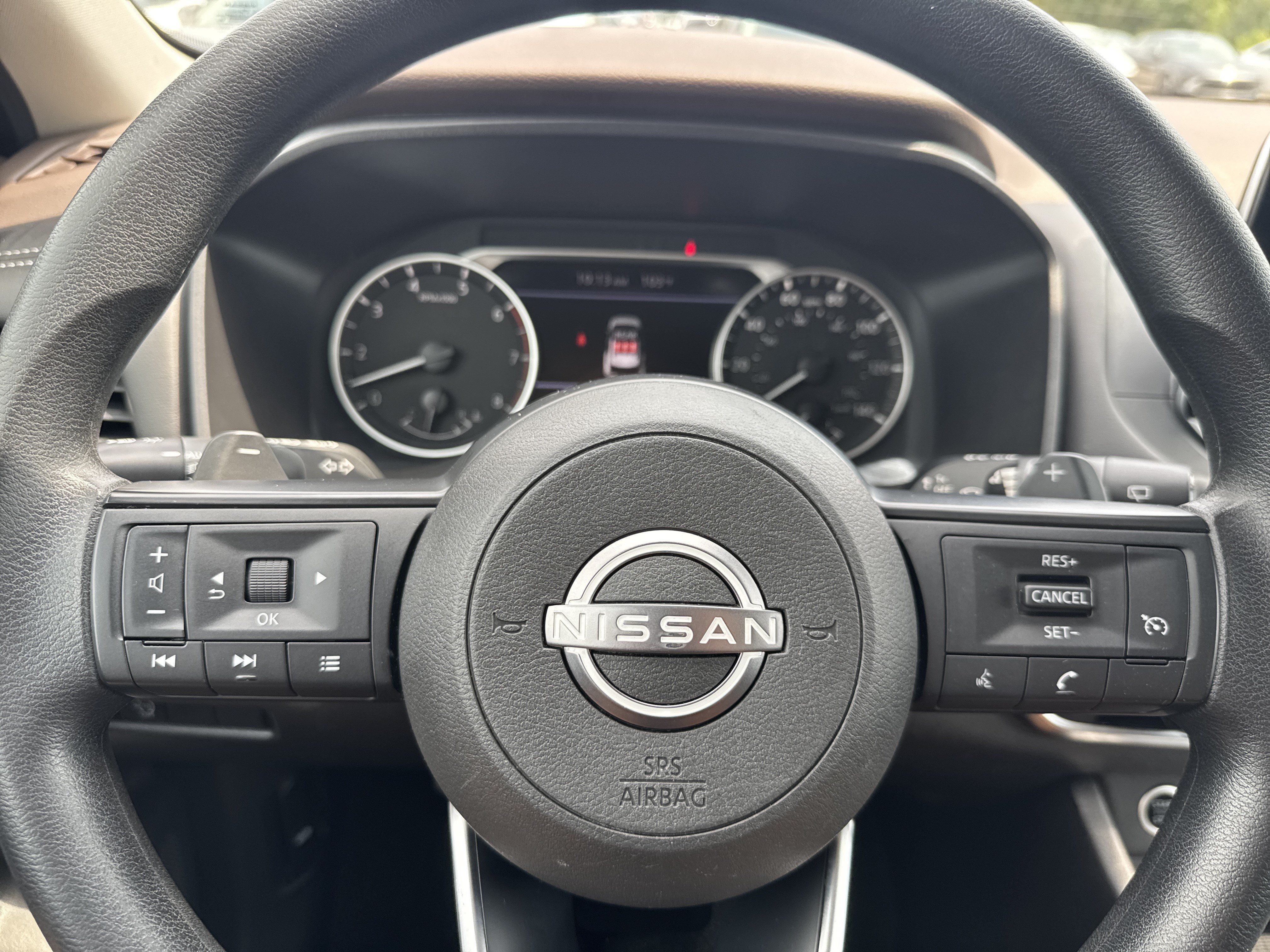 Used 2023 Nissan Rogue S AWD/4WD image 10