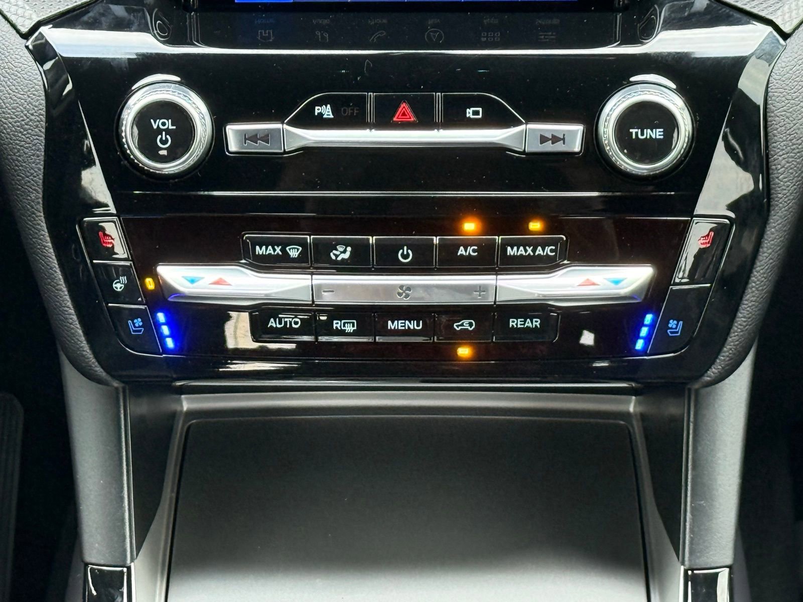 Used 2023 Ford Explorer ST w/ Equipment Group 401A image 23