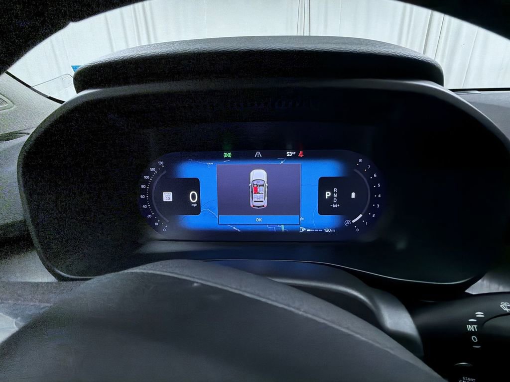 Used 2025 Volvo XC40 B5 Plus image 19