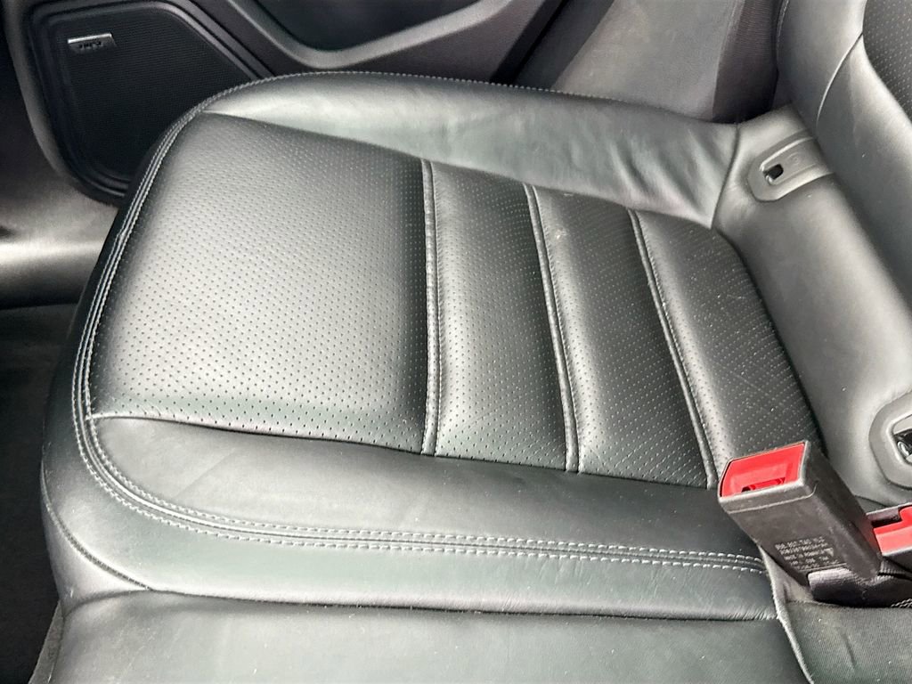 Used 2018 Porsche Macan Turbo w/ Premium Package Plus image 29