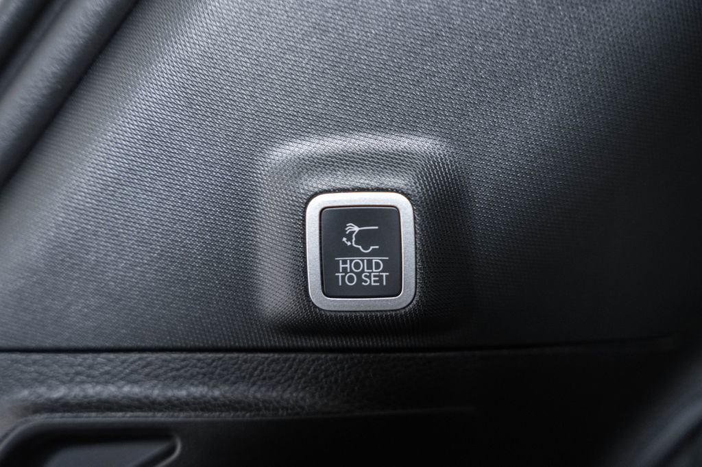 New 2025 Jeep Grand Cherokee Altitude image 10