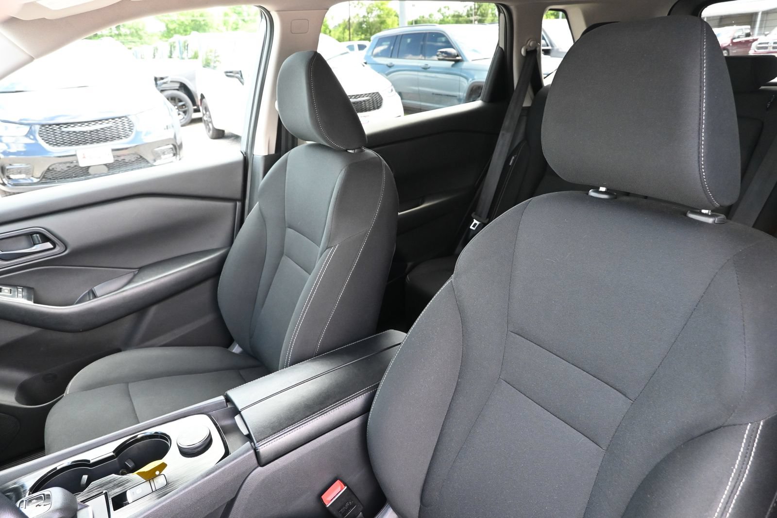 Used 2024 Nissan Rogue S AWD/4WD image 23