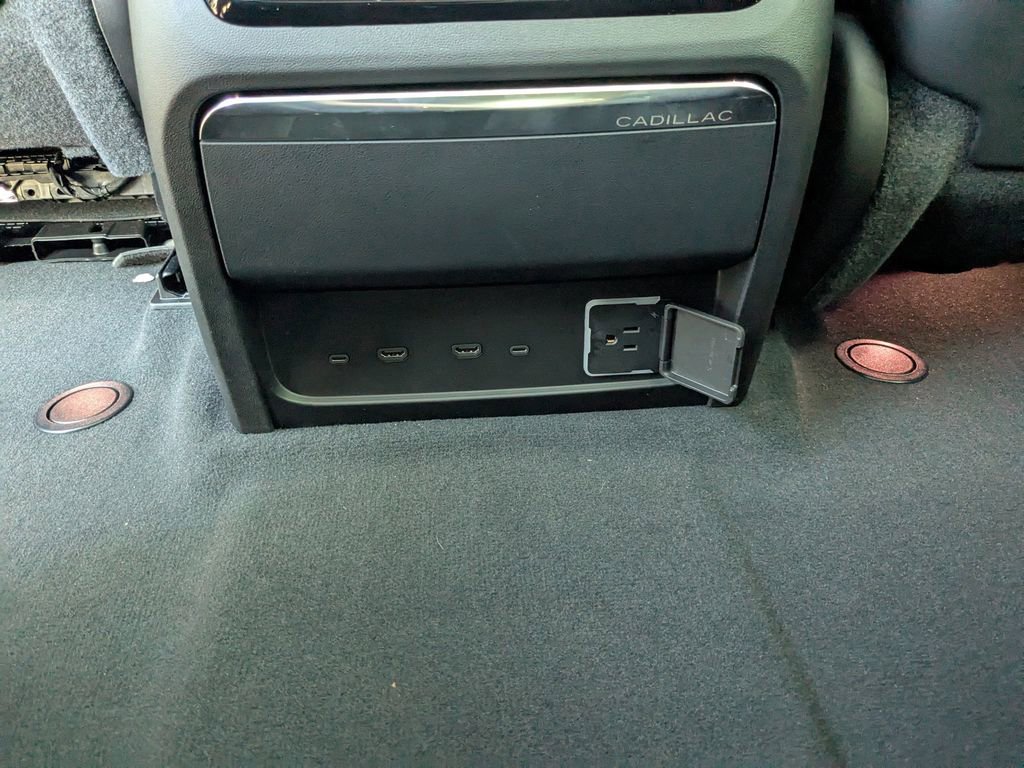 New 2025 Cadillac Escalade IQ Luxury 1 w/ Smart Trailering package image 18