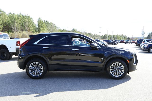 Used 2024 Cadillac XT4 Premium Luxury image 4