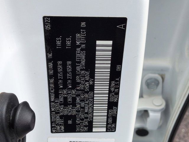 Used 2022 Toyota Highlander LE image 11