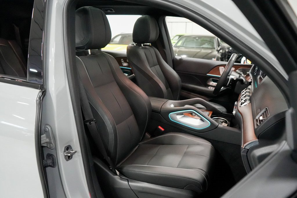 Used 2024 Mercedes-Benz GLS 580 4MATIC image 15