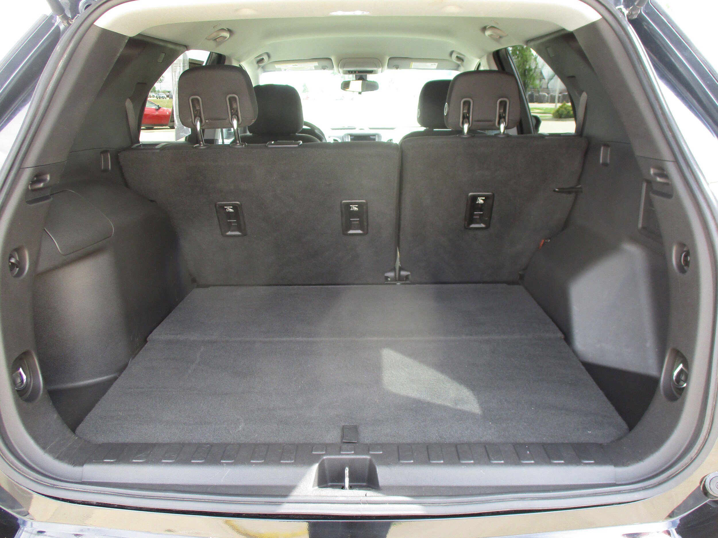 Used 2019 Chevrolet Equinox LT FWD image 32