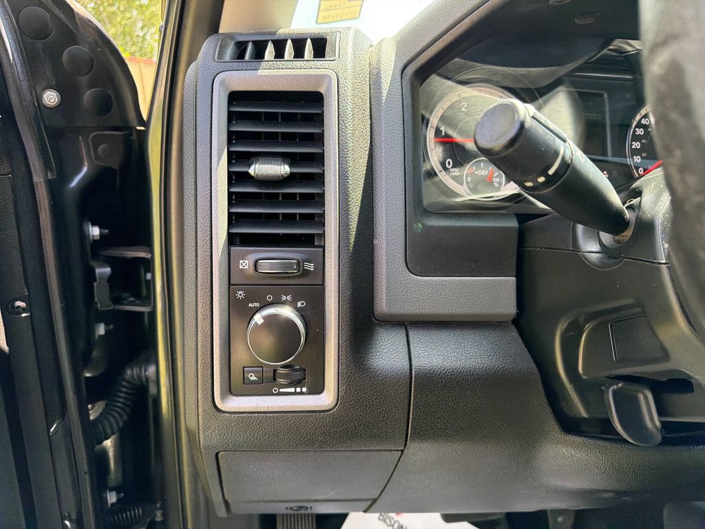 Used 2018 RAM 3500 Tradesman w/ Chrome Appearance Group AWD/4WD image 14