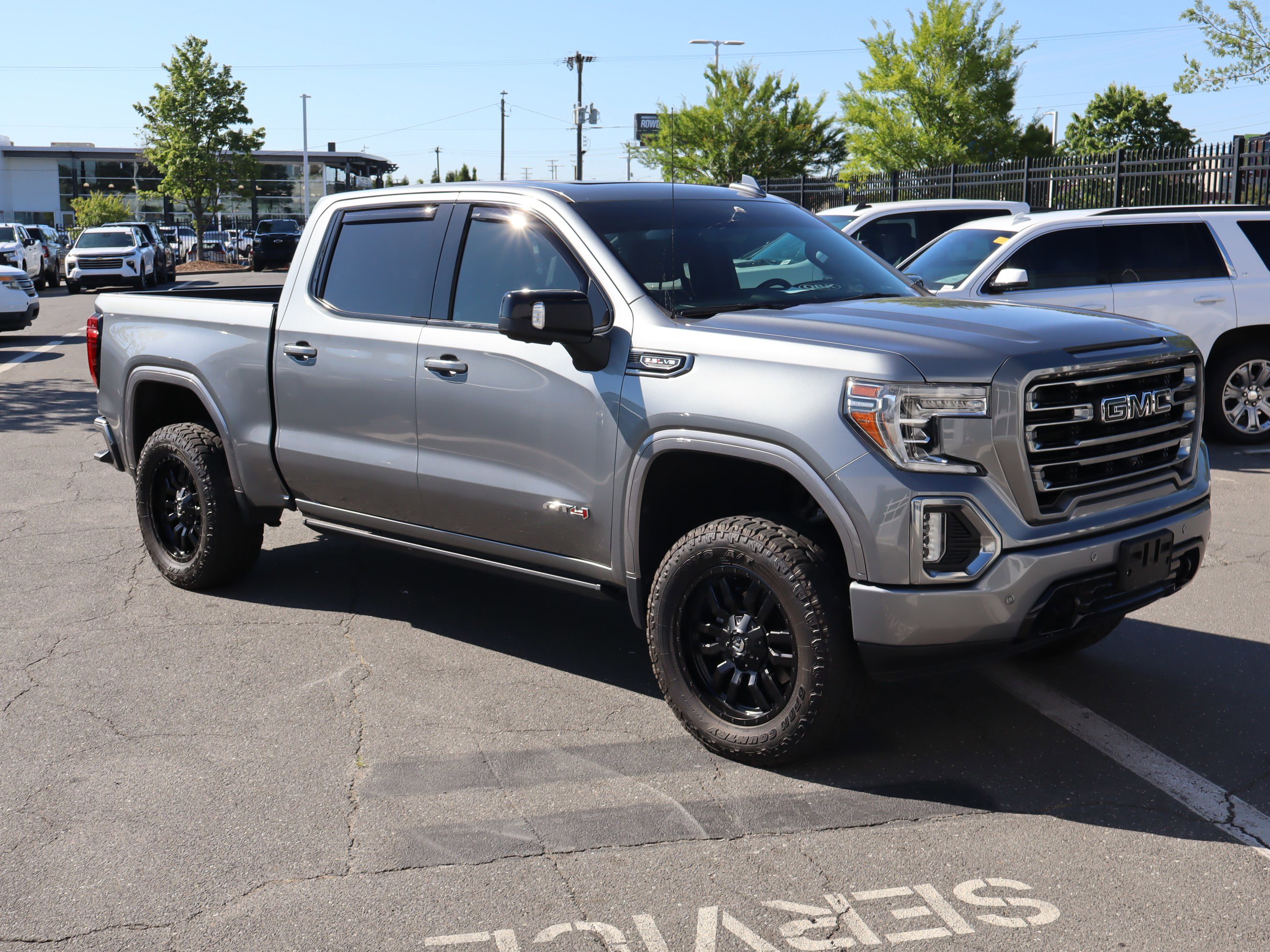 Used 2020 GMC Sierra 1500 AT4 w/ AT4 Premium Package AWD/4WD image 2