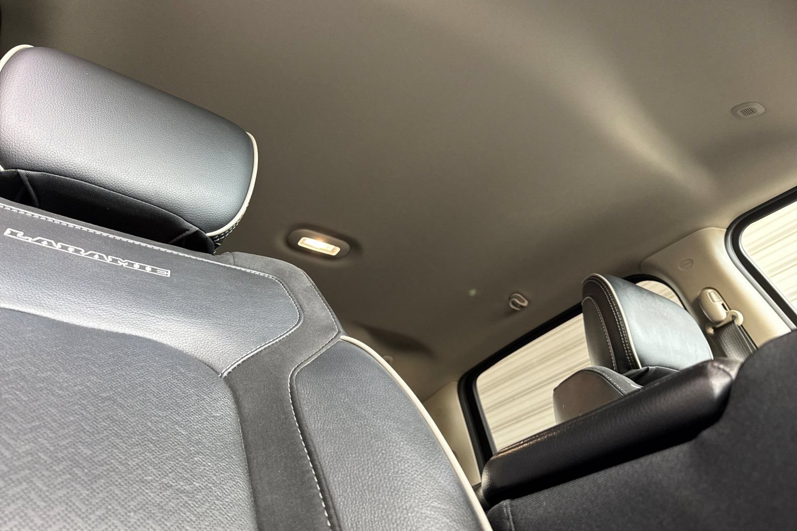 Used 2022 RAM 1500 Laramie AWD/4WD image 17