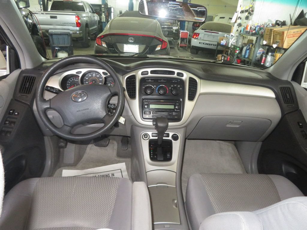 Used 2004 Toyota Highlander 4WD V6 image 35