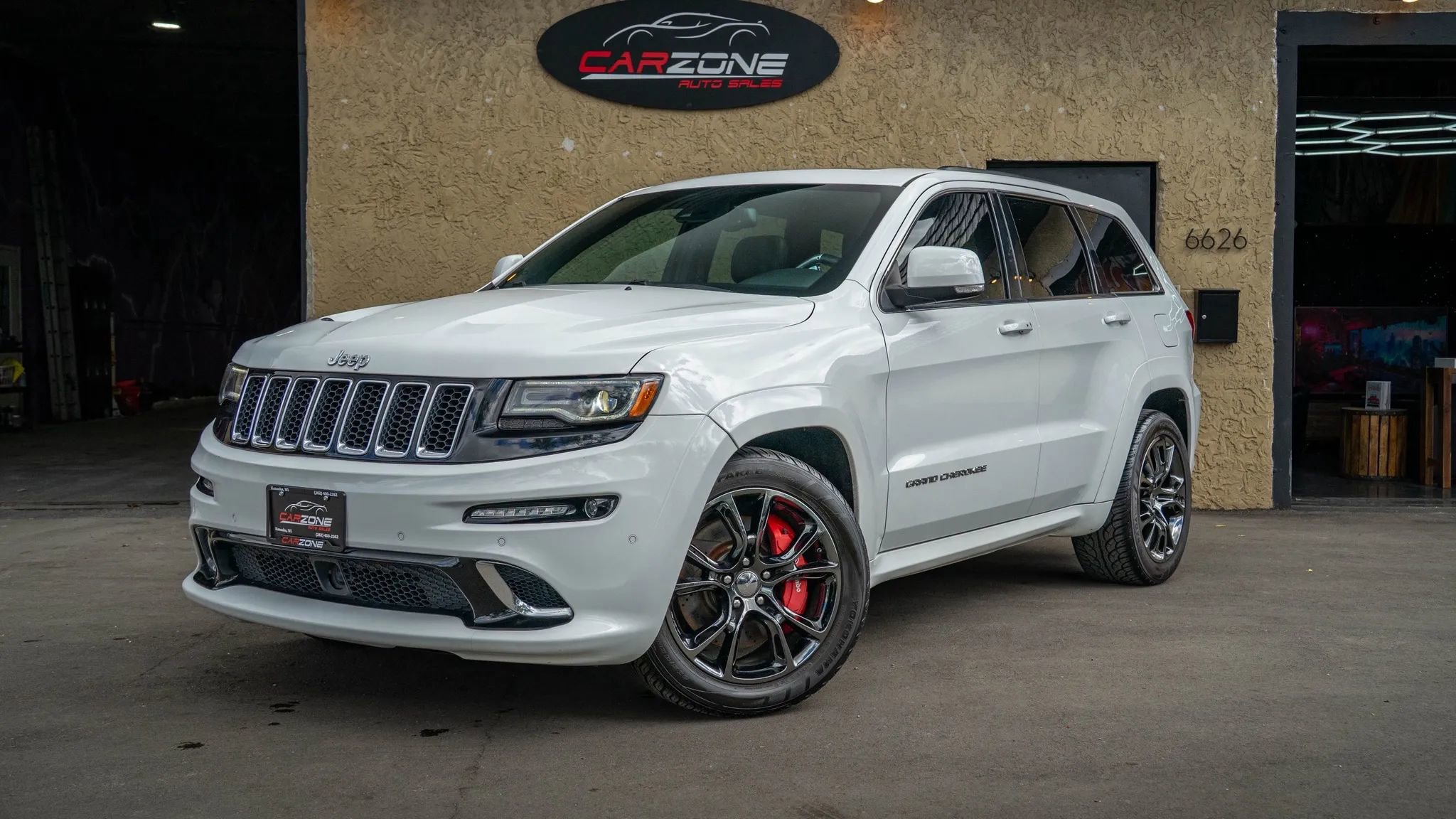 Used 2015 Jeep Grand Cherokee SRT AWD/4WD image 11
