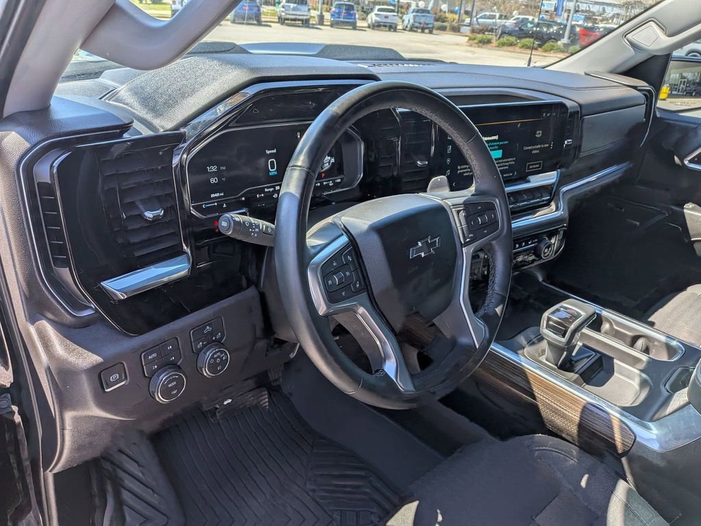 Used 2024 Chevrolet Silverado 1500 LT Trail Boss w/ Convenience Package II image 17