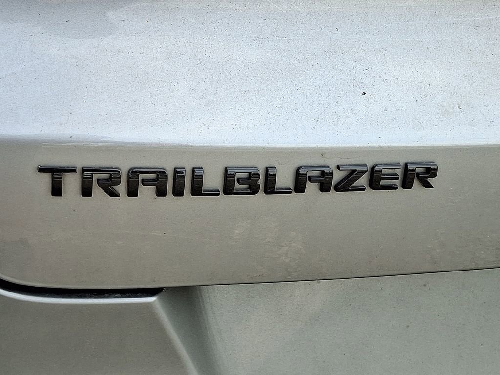 Used 2023 Chevrolet TrailBlazer RS w/ Convenience Package image 28