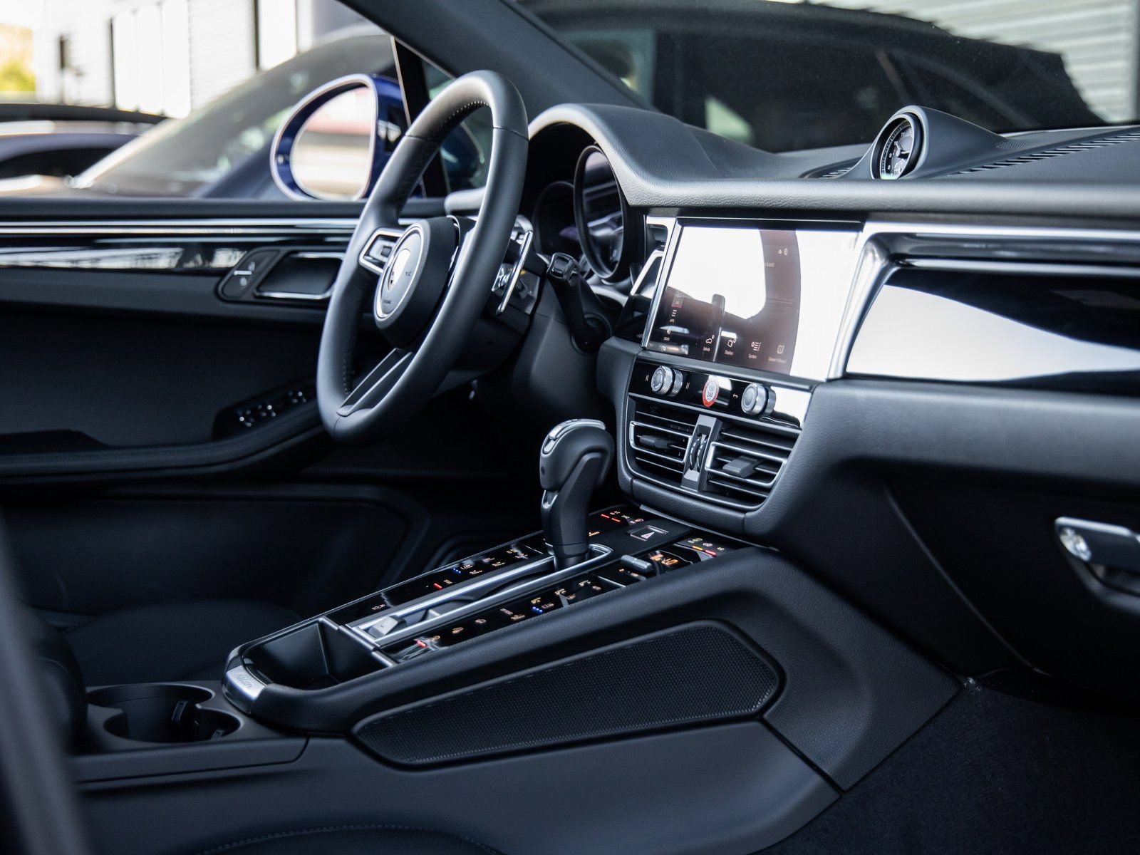 Certified 2026 Porsche Macan AWD/4WD image 48