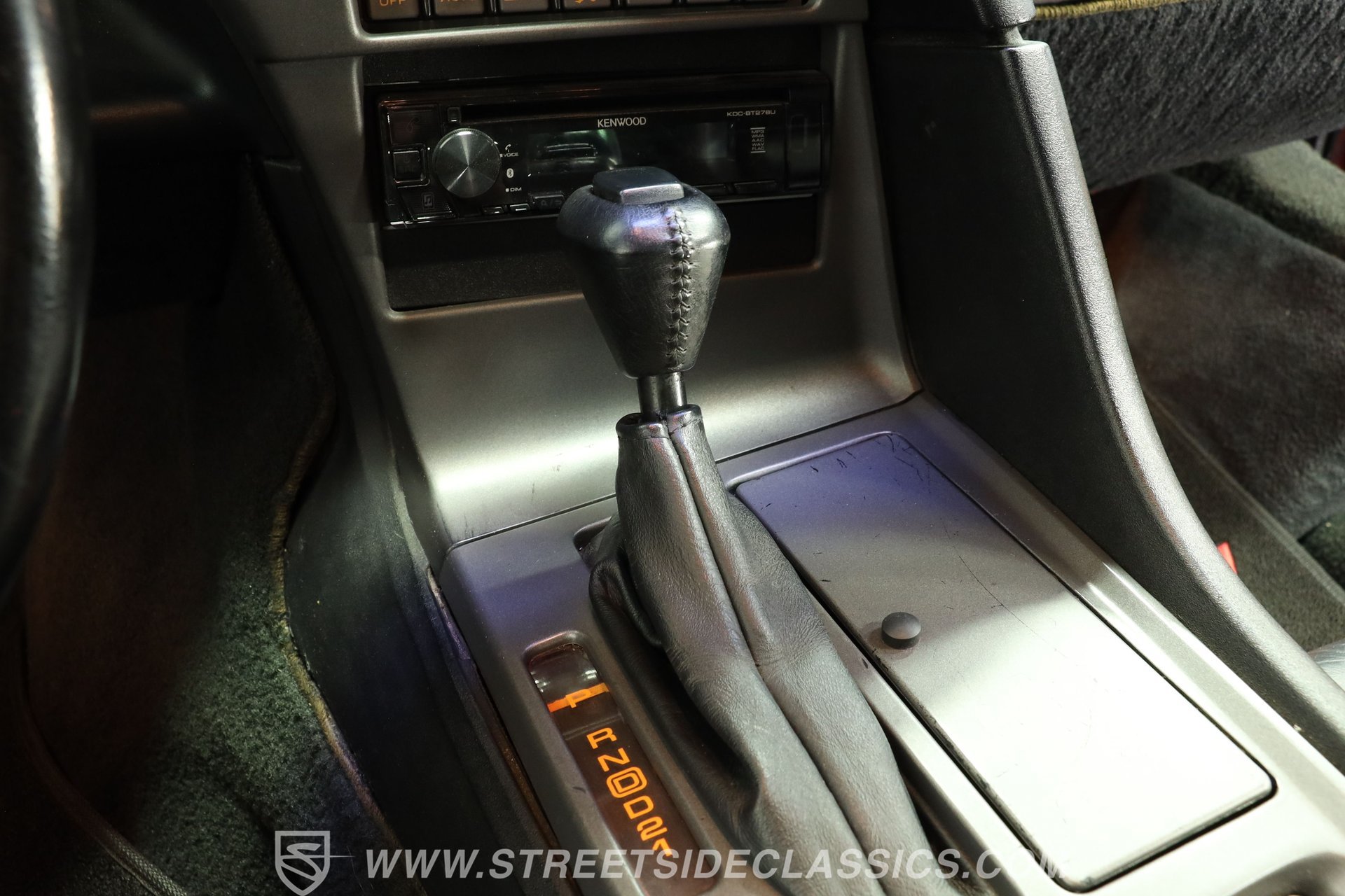 Used 1990 Chevrolet Corvette Coupe RWD image 40