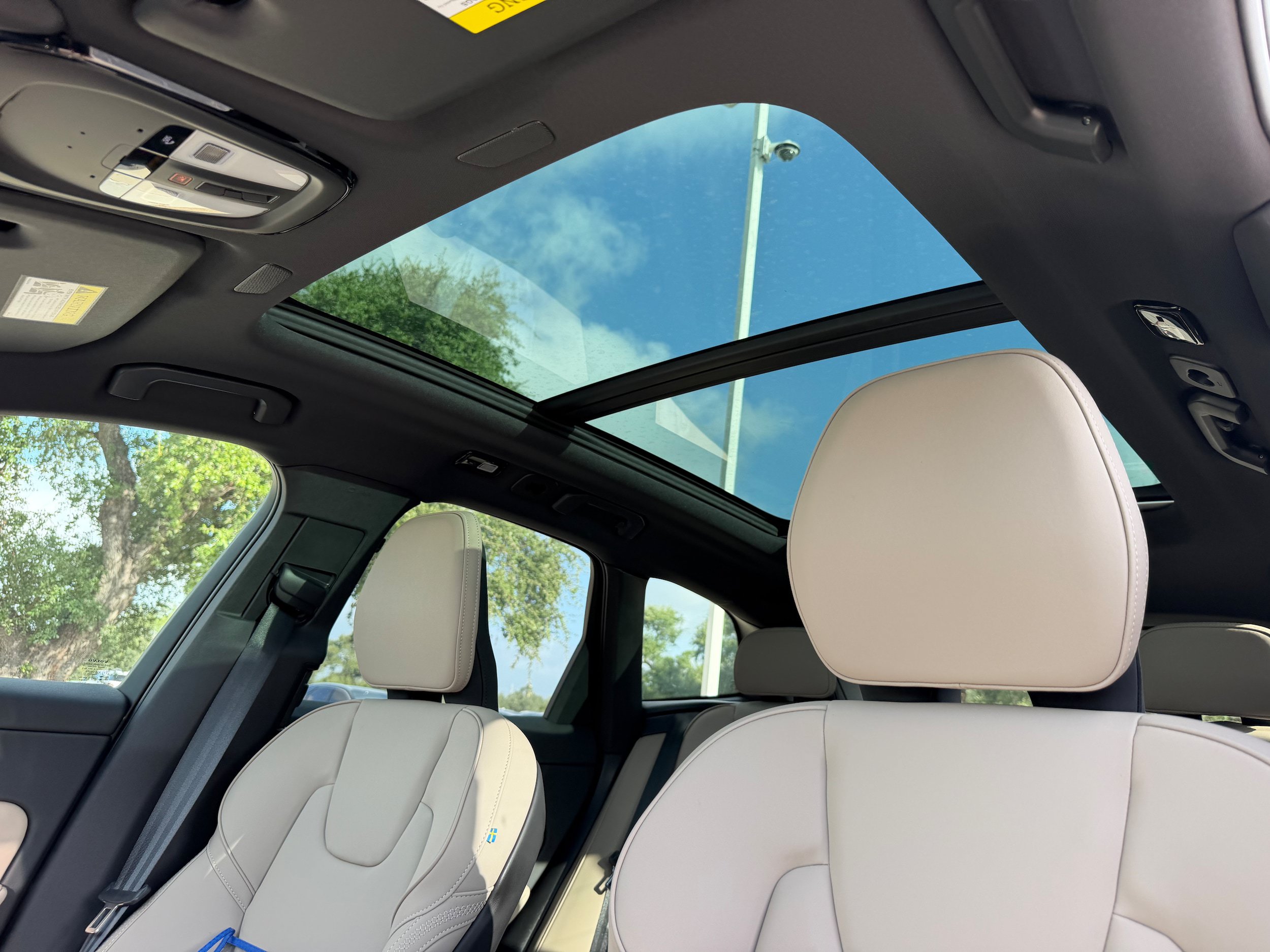 Certified 2026 Volvo XC60 T8 Plus AWD/4WD image 22
