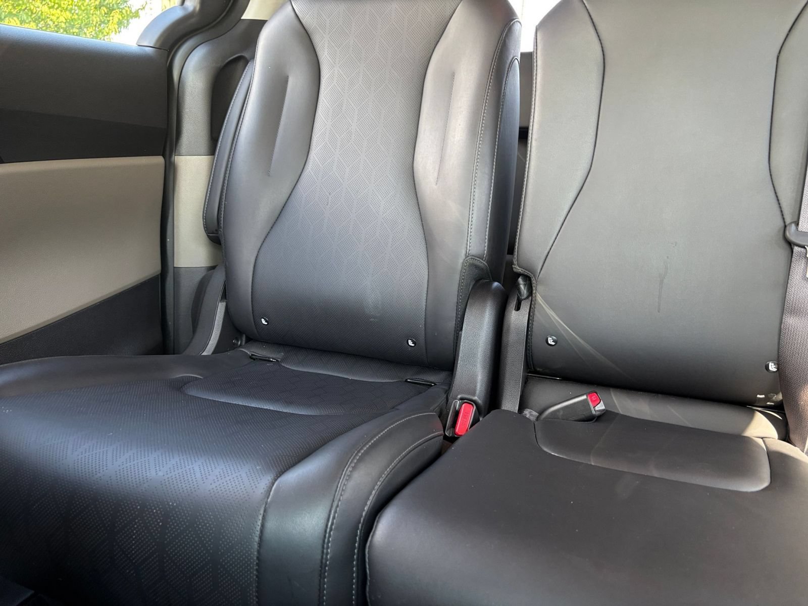 Used 2026 Kia Carnival FWD image 41