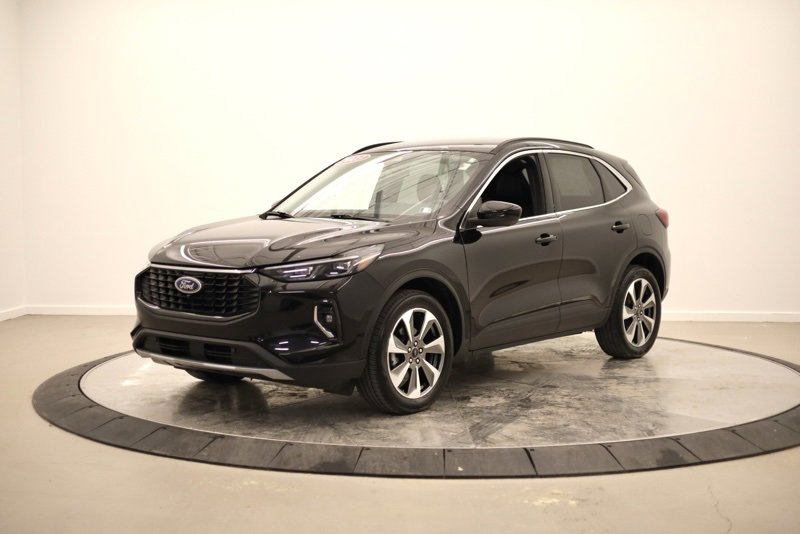 Used 2023 Ford Escape Platinum image 7