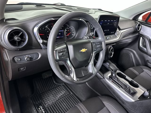 Used 2025 Chevrolet Blazer LT AWD/4WD image 10
