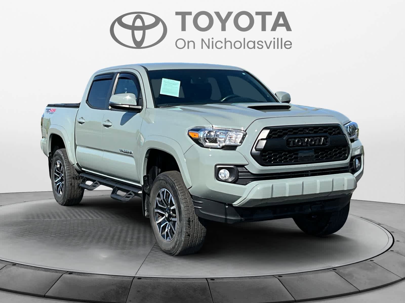 Used 2023 Toyota Tacoma TRD Sport AWD/4WD image 8