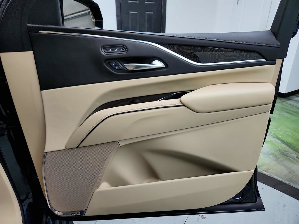 Used 2021 Cadillac Escalade Premium Luxury w/ Driver Assist Tech Package AWD/4WD image 31
