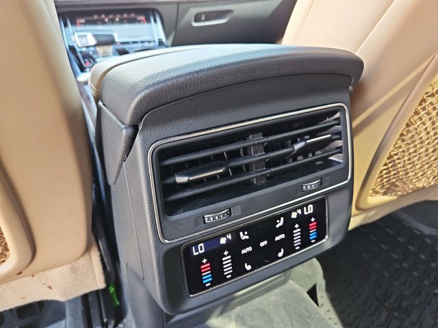 Used 2020 Audi Q8 Prestige w/ Prestige Package image 17