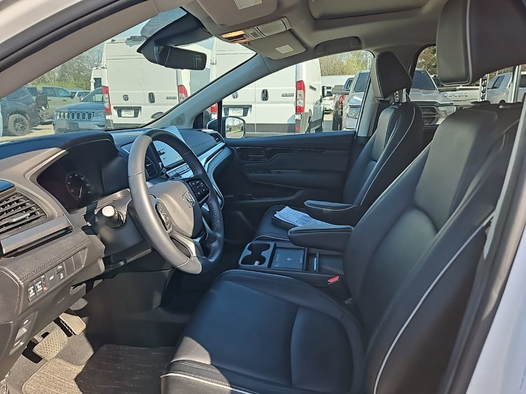 Used 2025 Honda Odyssey Touring image 16