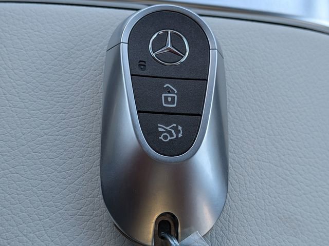 New 2026 Mercedes-Benz GLC 300 image 32