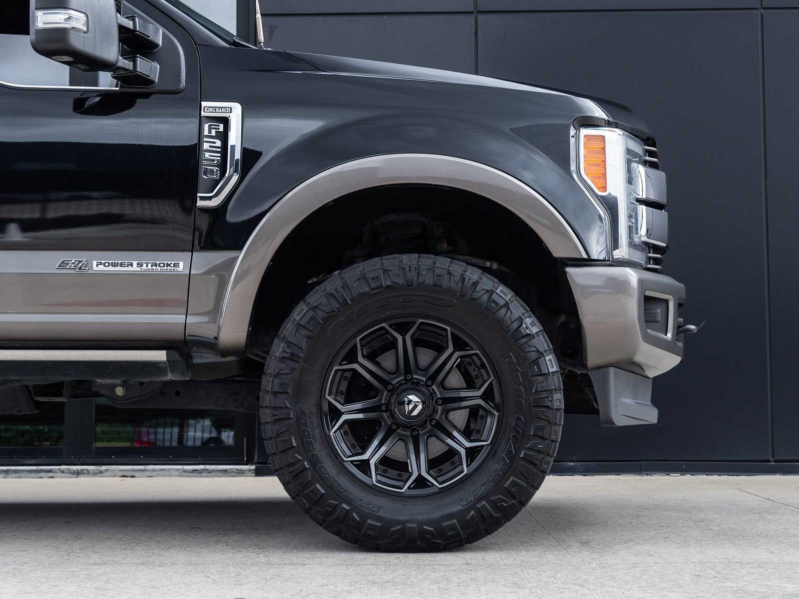 Used 2019 Ford F250 King Ranch w/ King Ranch Ultimate Package AWD/4WD image 11