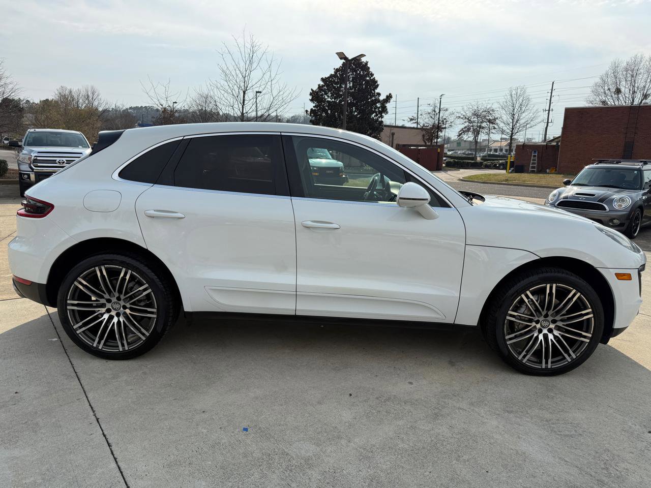 Used 2017 Porsche Macan S image 6
