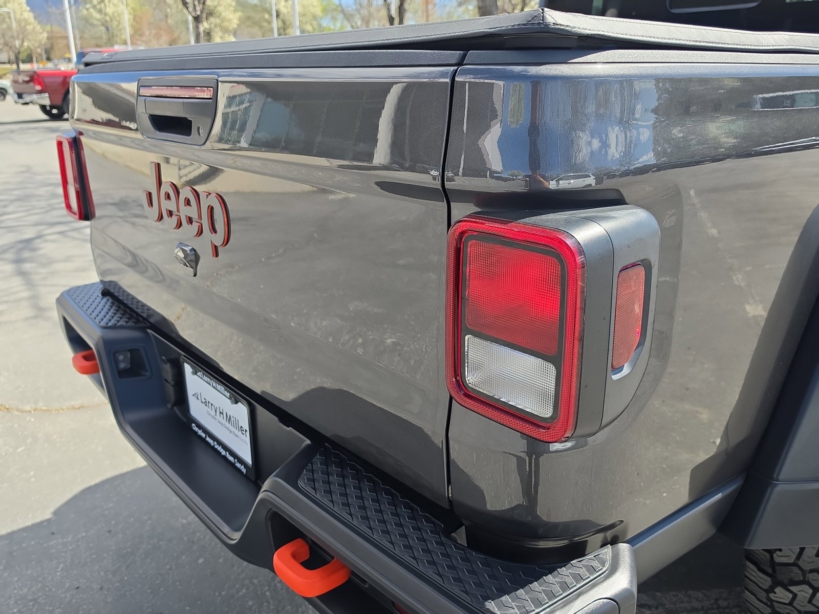 Used 2023 Jeep Gladiator Mojave image 10